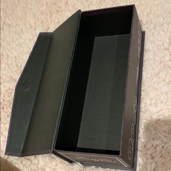 Paris themed room decor, with storage - Picture 5 of 6